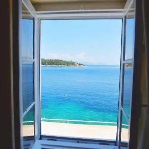 https://efis-cottage.kefaloniahotels.net